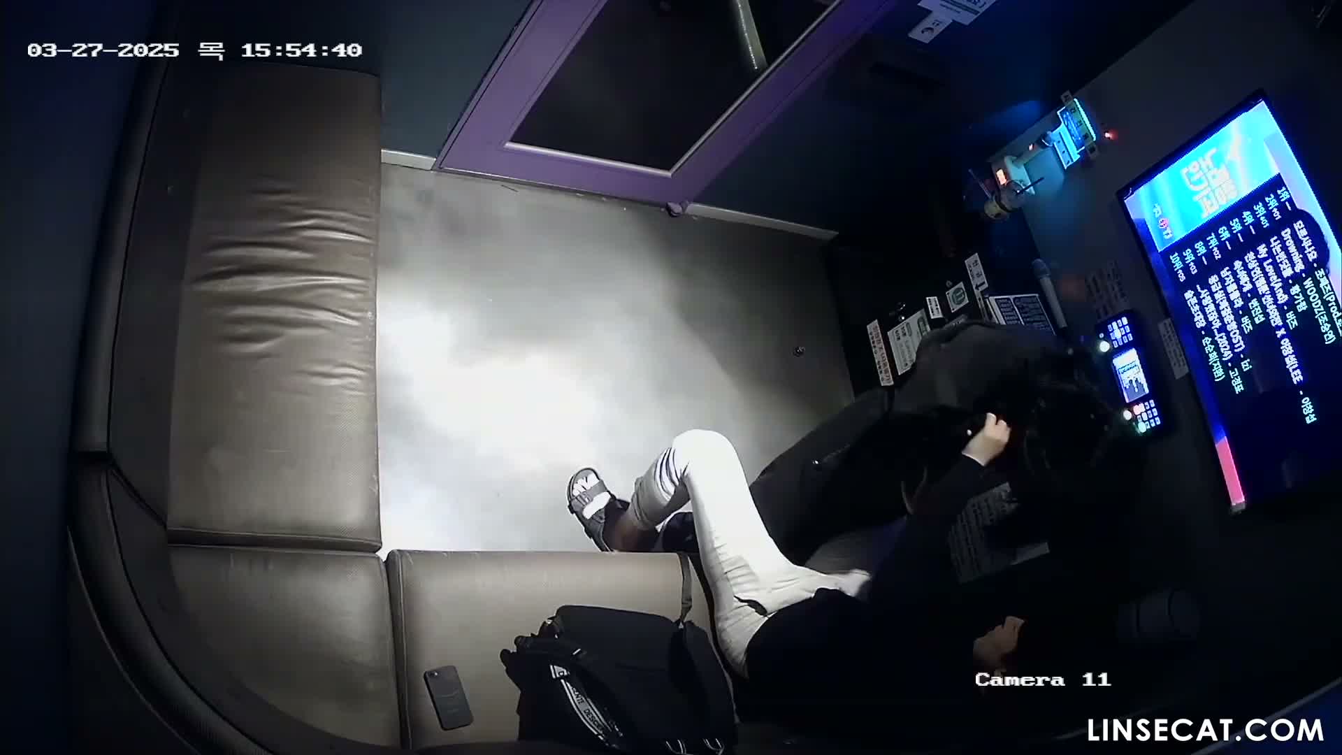 제대로 떡치다가 딱걸린 걸뱅이 커플
