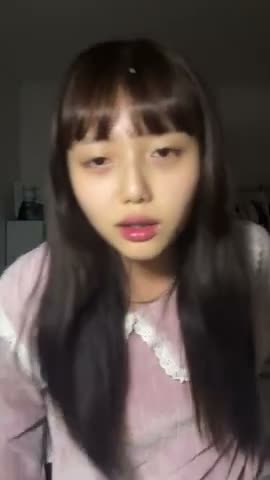 이쁘장한 핑크 잠옷녀 라방중 즉흥적으로 자위